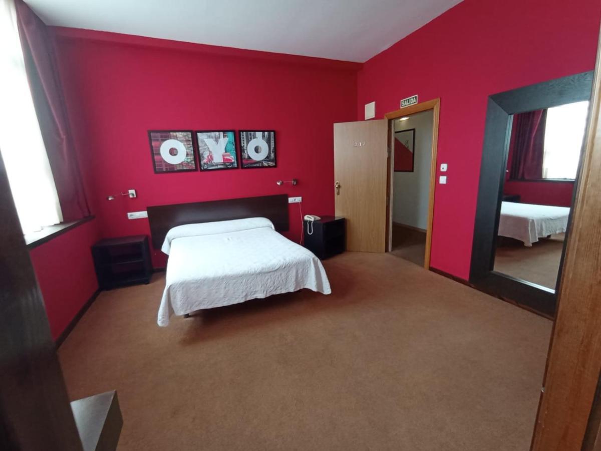 Hotel / Restaurante La Pepa Αβιλές Εξωτερικό φωτογραφία